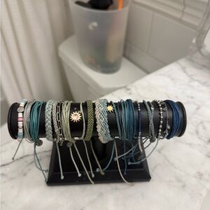 40 Pura Vida Bracelets